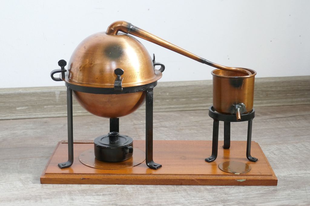Alte kleine Destille Schnapsbrennkessel Kupfer Ätherische Öle - Die gute  alte Zeit - Schönes altes aus vergangener Zeit